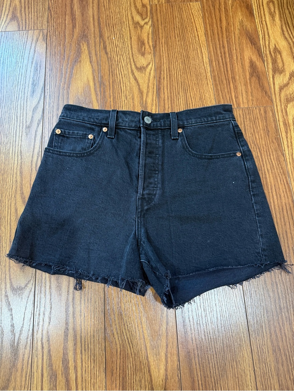 Levi’s Ribcage Shorts - Black Denim ( like new!)